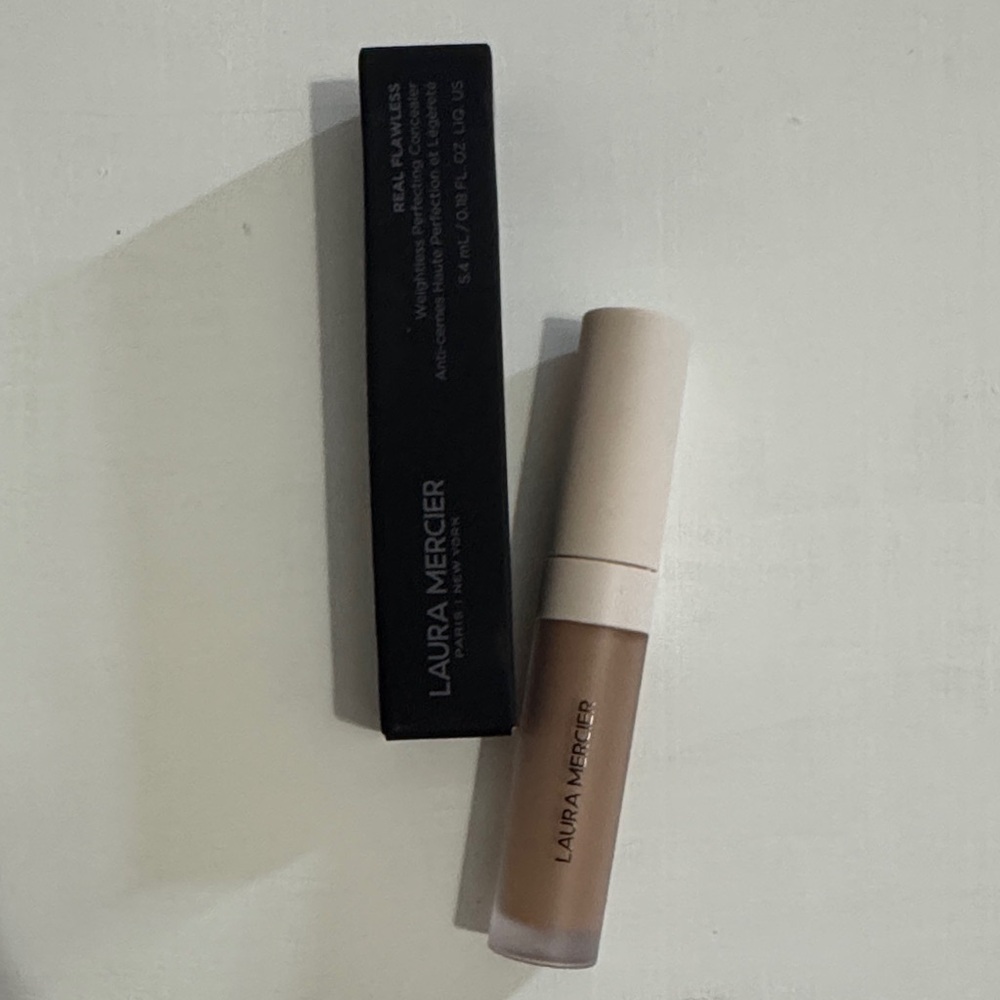 Laura Mercier Real Flawless